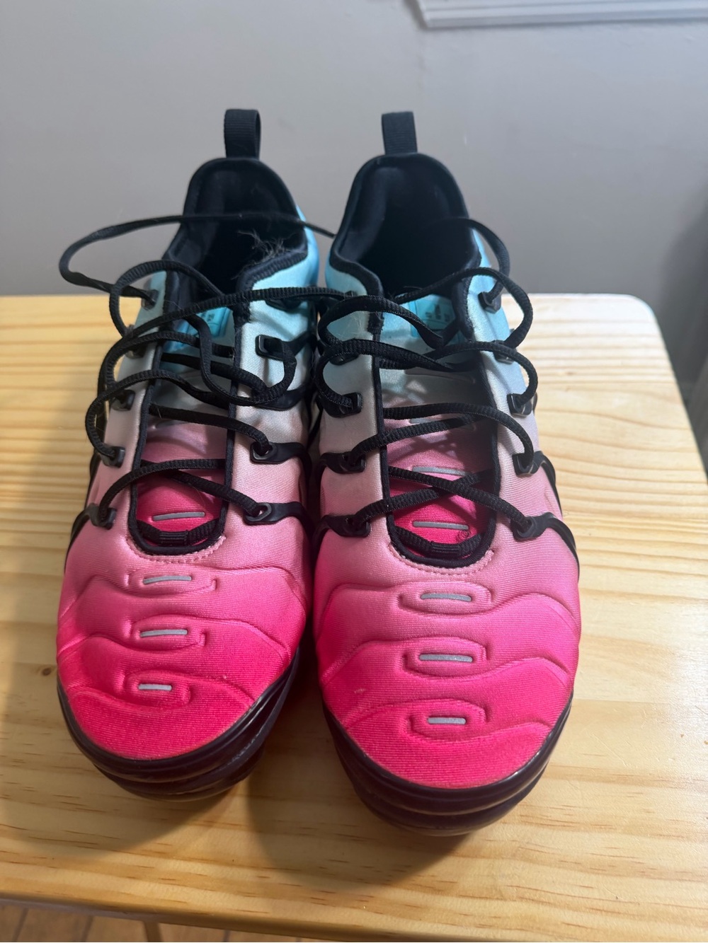 Pastry Pink to Light Blue Gradient Lace-Up Sneakers